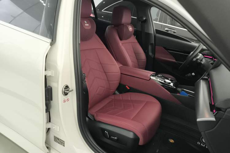 Used BMW 5 Series 2024 525Li M Sport Package Right Front Seat