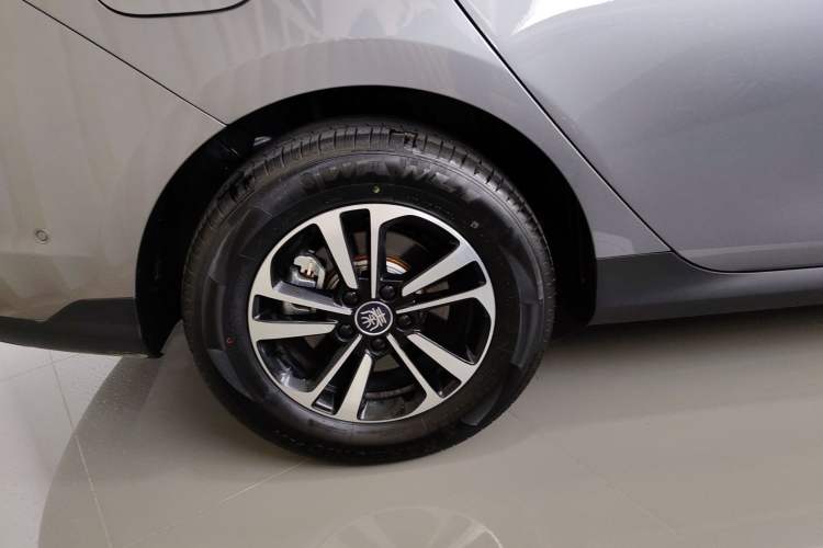 Used BYD Qin PLUS 2025 DM-i Smart Drive 120KM Superior Model