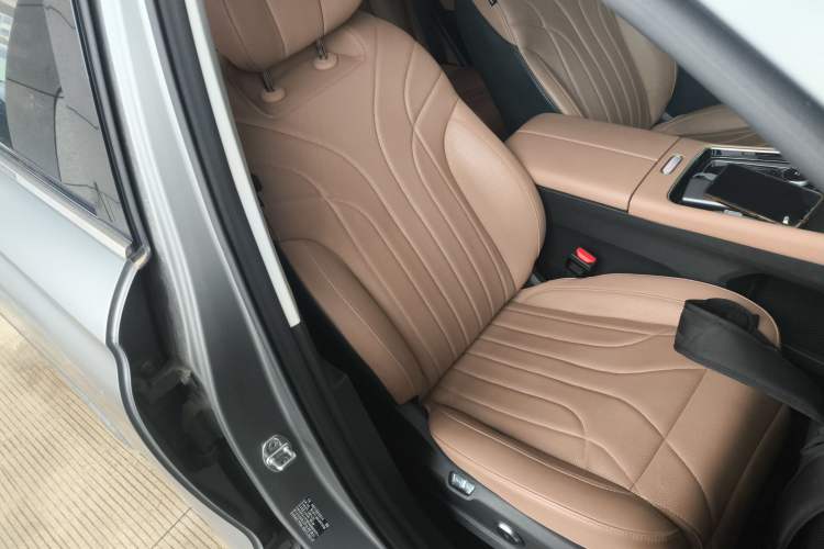 Used Chery Tiggo 8 L 2024 2.0T Two-Wheel Drive Prestige Version 5 Seats