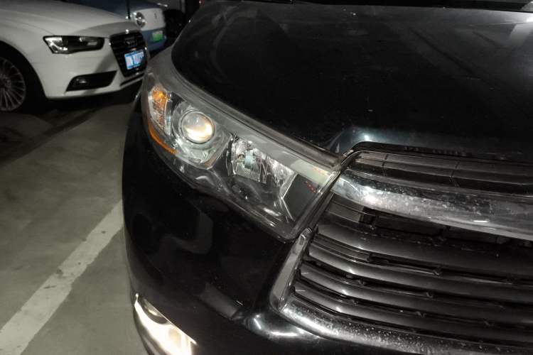 Used Toyota Highlander 2015 2.0T Four-Wheel Drive Luxury Navigation Version with 7 Seats Right Front Headlight