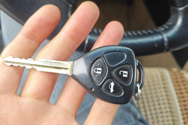 Used Toyota Camry 2013 2.0G Comfort Edition Vehicle Key