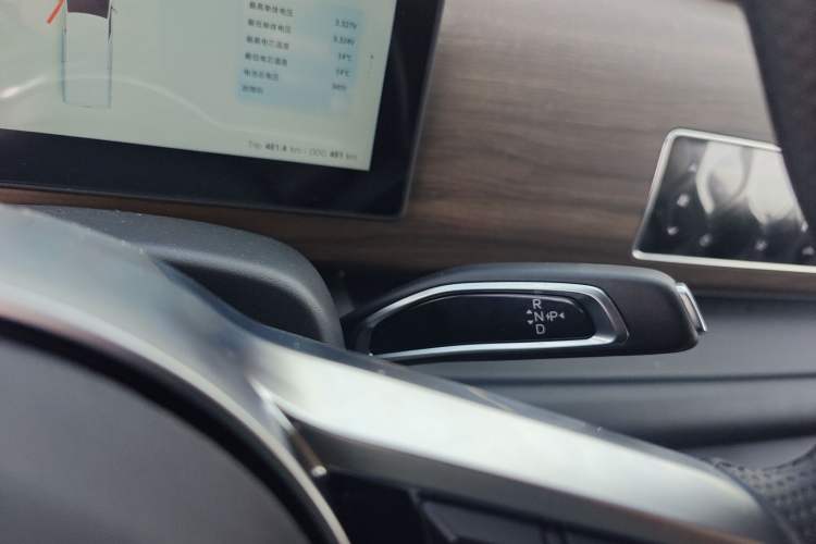 Used Ruichi EC75 2025 Model Passenger Vehicle Smart Driving Ultra-Charging Edition, Pioneer Type I, 52.16 kWh
