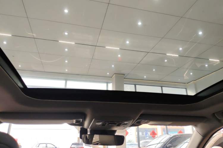 Used Toyota Highlander 2023 2.5L Smart Electric Hybrid Dual-Engine Four-Wheel Drive Prestige Version – 7 Seats Headliner