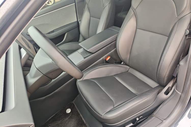 Used Tesla Model 3 2023 Rear-Wheel-Drive Version
