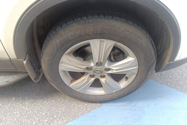 Used Bestune X80 2015 2.0L automatic luxury version