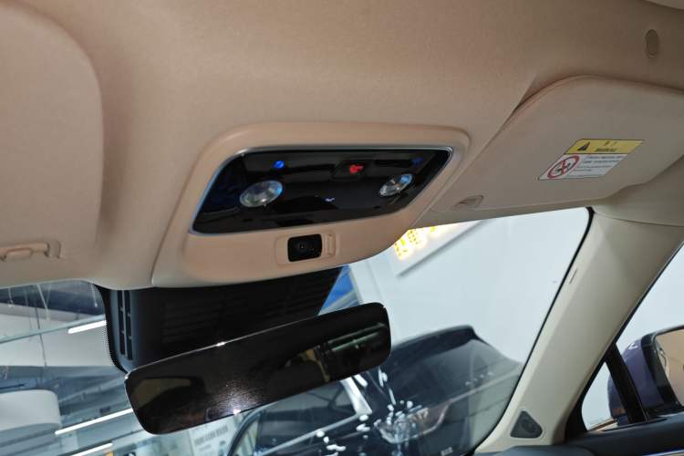 Used Hima AITO M5 2025 Extended-Range Ultra All-Wheel-Drive Version Headliner