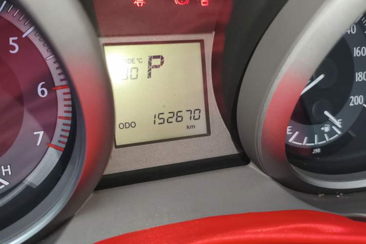 Used Toyota Prado 2014 2.7L Automatic 7-Seater U.S.-Spec Version Odometer Close Up