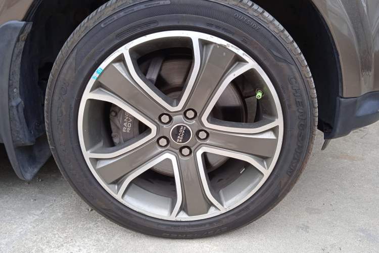 Used Land Rover Range Sport 2011 5.0 NA V8 HSE Right Front Wheel Hub