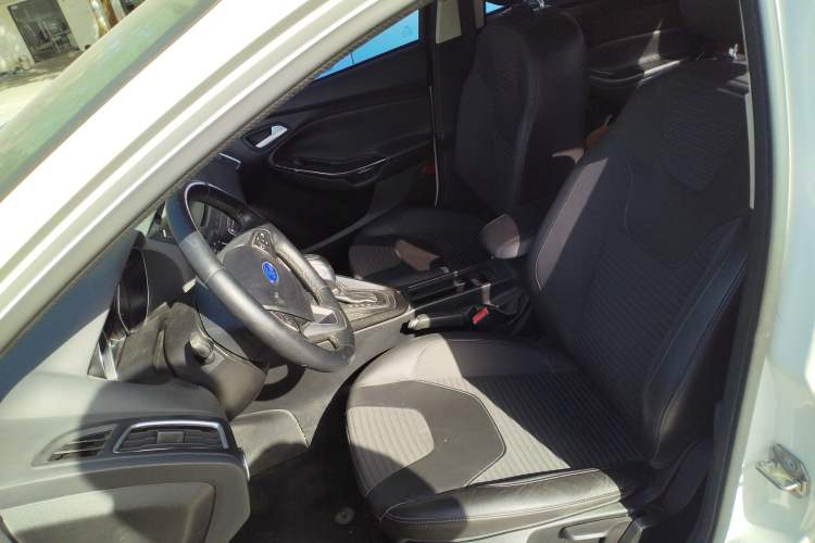 Used Ford Focus 2015 Sedan 1.6L Automatic Trend Model
