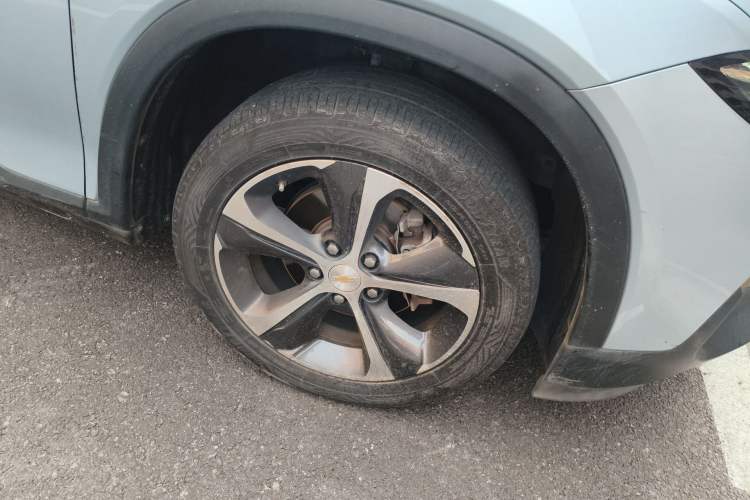 Used Chevrolet Menlo 2020 Starry Edition Right Front Wheel Hub