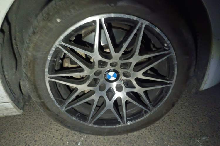 Used BMW 5 Series 2012 535Li Leading Model
