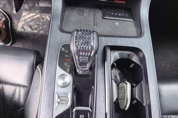 Used GAC Trumpchi GS8 2024 Linghang Series 2.0 TGDI Two-Wheel Drive Luxury Smart Connectivity Version