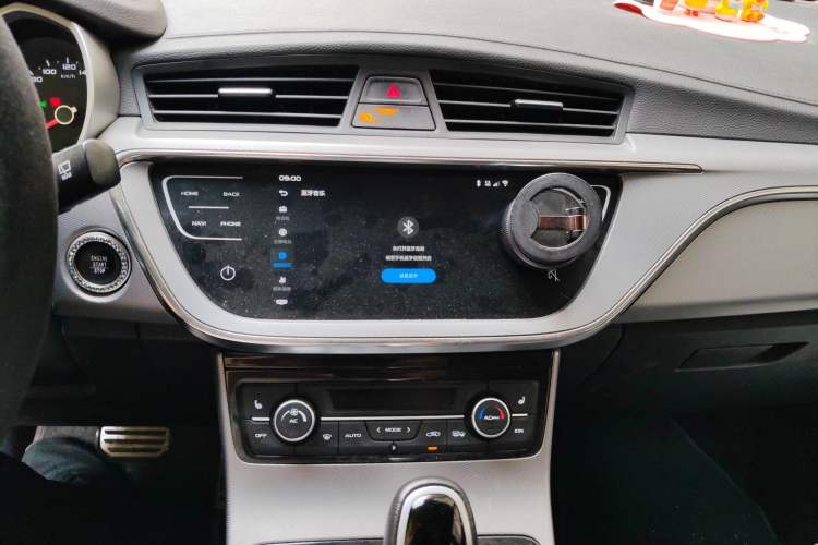 Used Geely Auto Emgrand GS 2018 Lingchao Edition 1.4T Automatic ZhenShang Smart Connectivity Model Audio And AC Panel