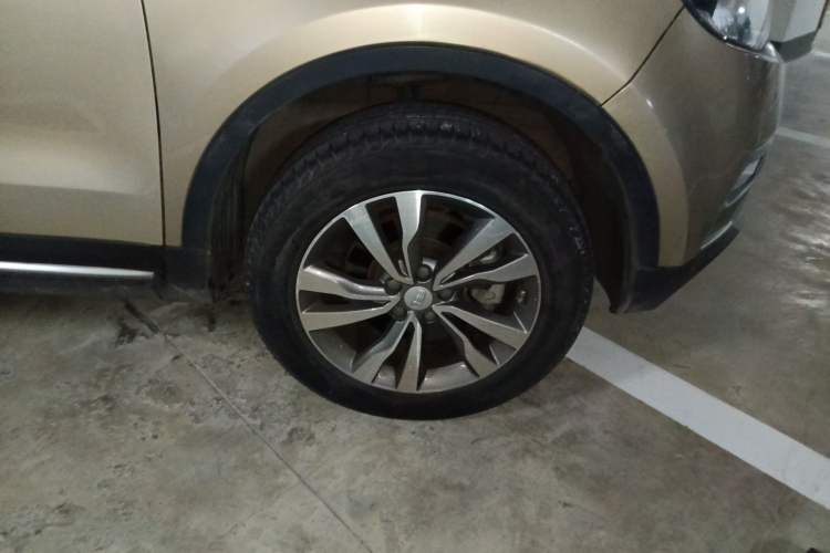 Used Geely Auto Emgrand X7 Sport 2016 1.8TD Automatic Smart Model Right Front Wheel Hub