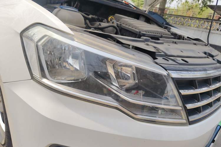 Used Volkswagen Jetta 2017 1.4L Manual Fashion Edition Right Front Headlight
