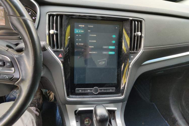 Used Roewe RX5 2016 20T Two-Wheel Drive Automatic Internet Smart Edition