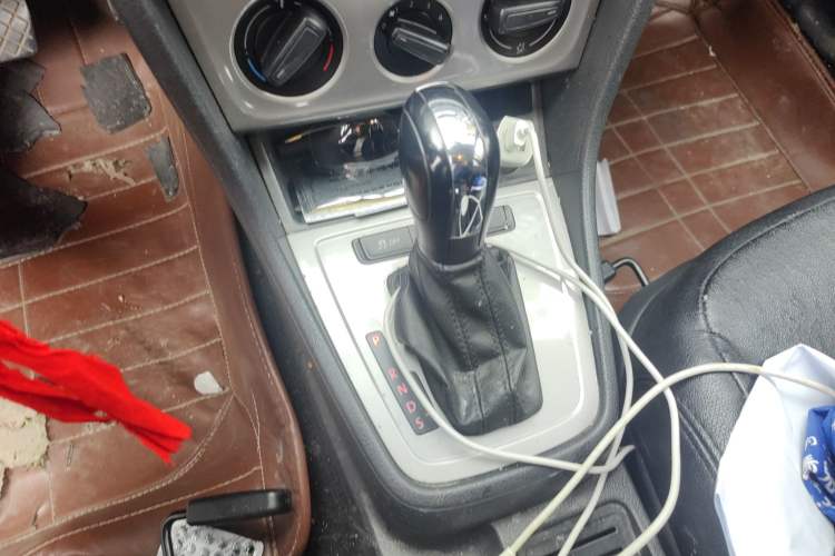 Used Volkswagen Lavida 2013 Revised Classic 1.6L Automatic Fashion Edition