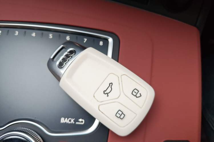 Used Audi Q5L 2020 Updated 40 TFSI Prestige Fashion Edition Vehicle Key