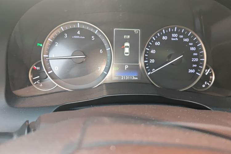 Used Lexus ES 2015 200 Elite Edition Odometer Close Up