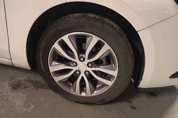 Used Buick GT 2019 18T Automatic Connected Elite Model China VI Standard Right Front Wheel Hub