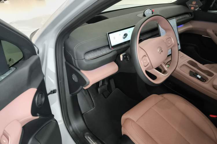 Used Nio EC6 2023 75 kWh