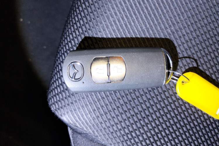 Used Mazda 3 Axela 2019 Cloud-Control Edition Hatchback 1.5L Automatic Comfort Model China VI Standard Vehicle Key