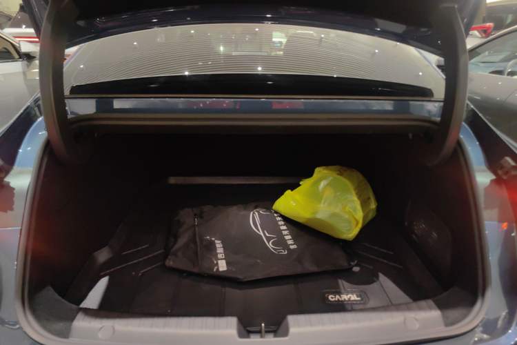 Used Geely Galaxy 8 2025 130km EM-i Deluxe Edition
