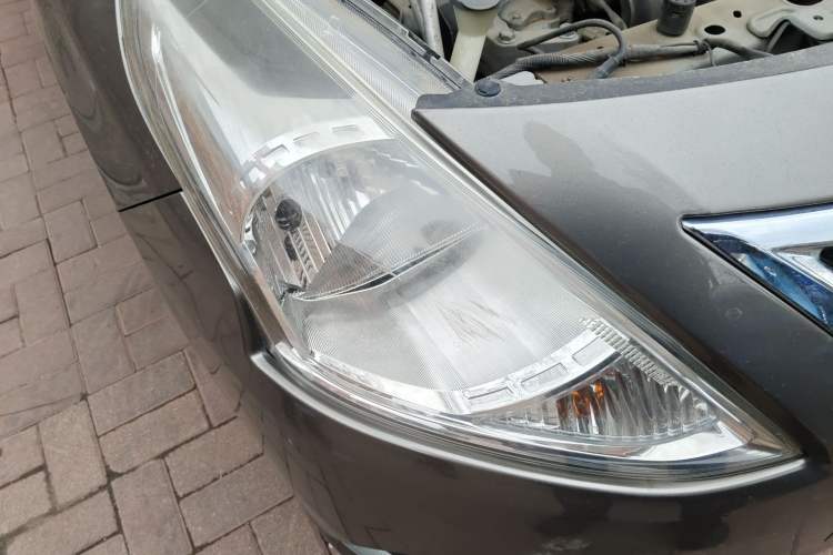 Used Nissan Sunny 2015 1.5XE Manual Comfort Edition Right Front Headlight