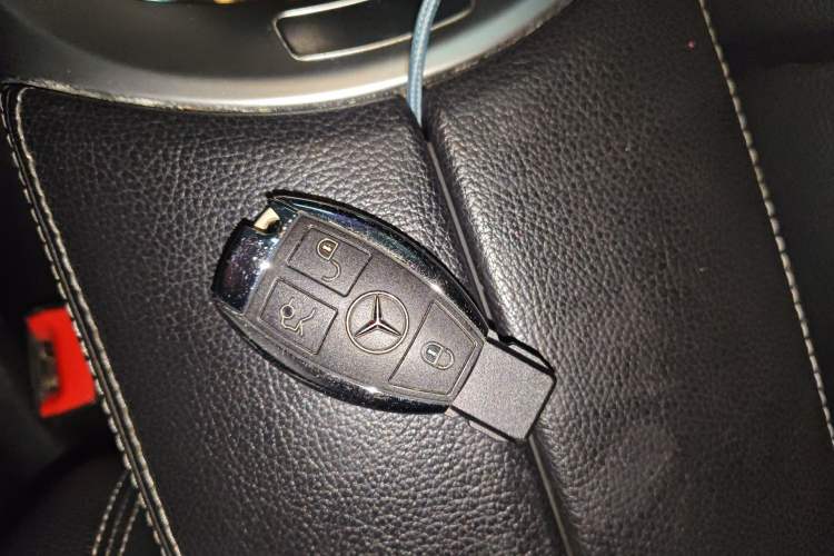 Used Mercedes-Benz GLC 2016 GLC 260 4MATIC Dynamic Edition Vehicle Key