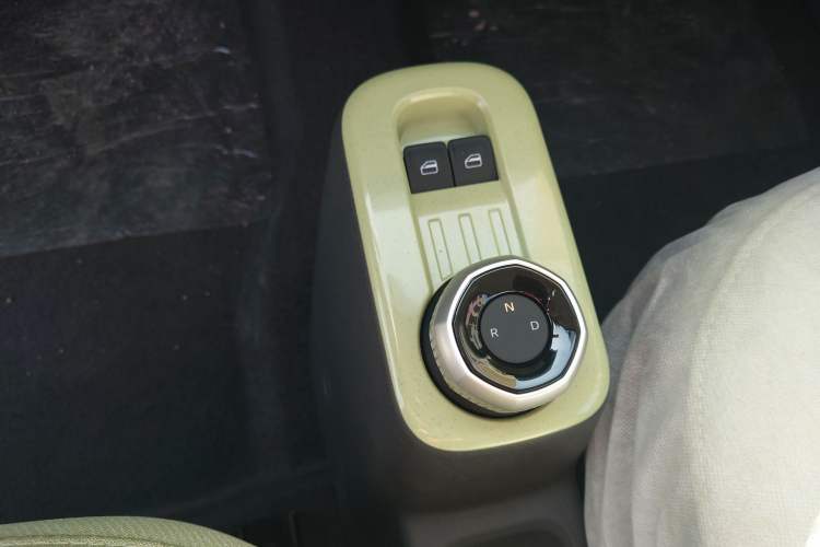 Used Geely Galaxy Panda 2024 Panda Mini 200km Endurance Bear
