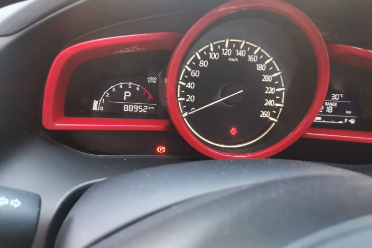 Used Mazda CX-4 2018 2.5L Automatic 4x4 Blue Sky Sport Edition China V Standard Odometer Close Up