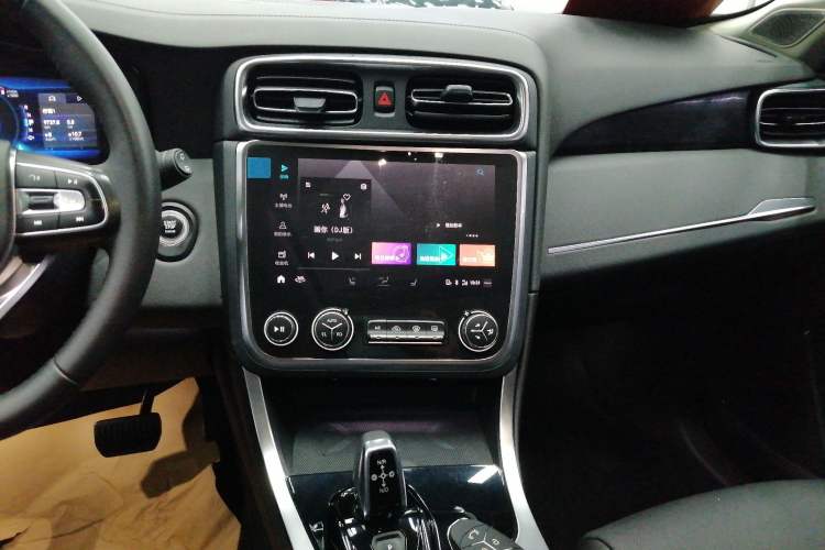 Used Lynk & Co 01 2019 2.0T Two-Wheel Drive Zhaopu Version China VI Standard
