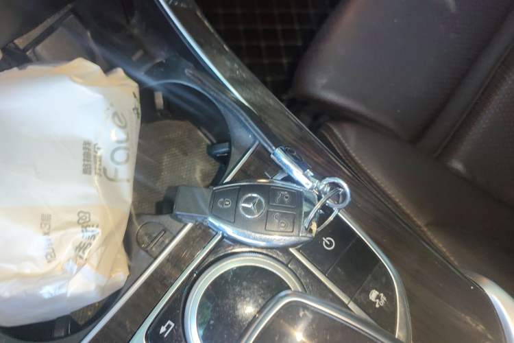 Used Mercedes-Benz GLC 2019 Facelift GLC 260 L 4MATIC Luxury Model Vehicle Key