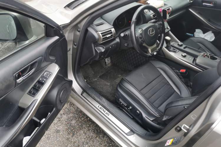 Used Lexus IS 2015 200t F SPORT