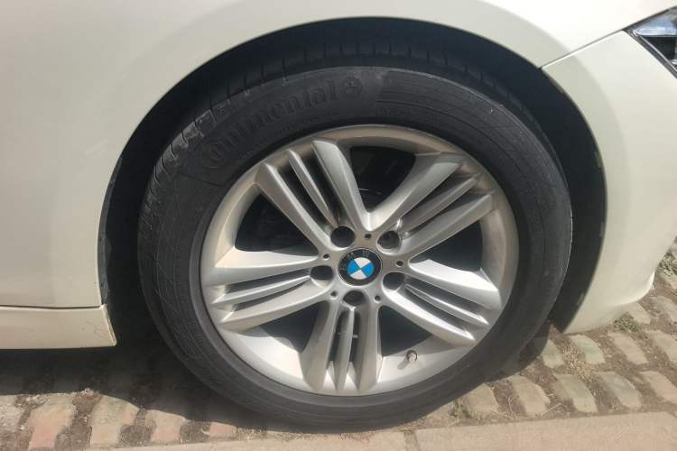 Used BMW 3 Series 2017 320Li Fashion Model Right Front Wheel Hub
