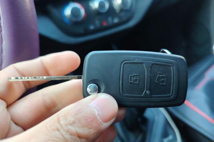 Used Chana Ruixing M60 2023 1.5L GDI Elite-Class Passenger Vehicle 6/7 Seats