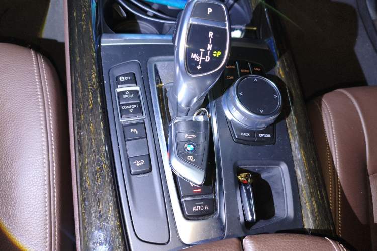 Used BMW X5 2018 xDrive35i M Sport Luxury Edition Gear Lever