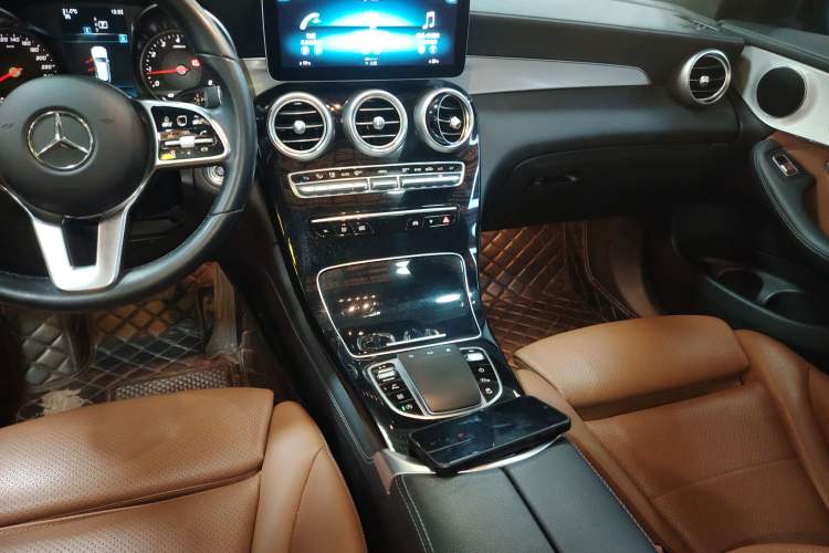Used Mercedes-Benz GLC 2020 GLC 260 L 4MATIC Dynamic Model Audio And AC Panel