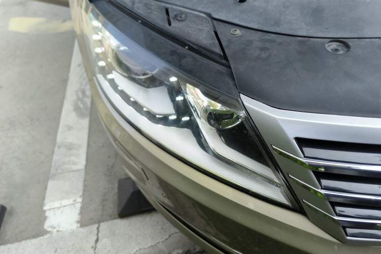 Used Volkswagen FAW-Volkswagen CC 2013 1.8TSI Luxury Model Right Front Headlight