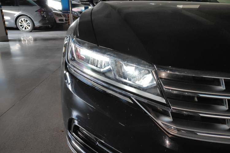 Used Volkswagen Phideon 2019 380TSI Two-Wheel Drive Business Edition China VI Standard