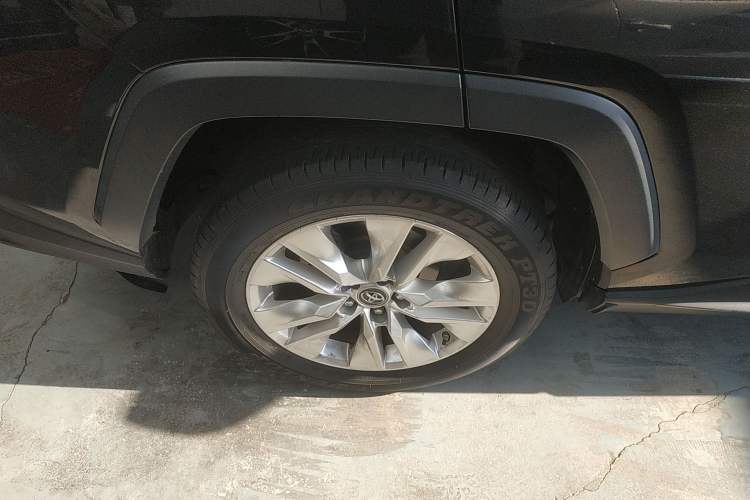 Used Toyota Wildlander 2022 2.0L CVT Two-Wheel Drive Leading Edition Right Rear Wheel Hub