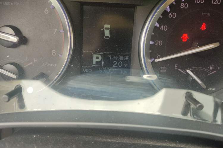 Used Toyota Highlander 2015 2.0T Four-Wheel Drive Elite Edition 7-Seater Odometer Close Up