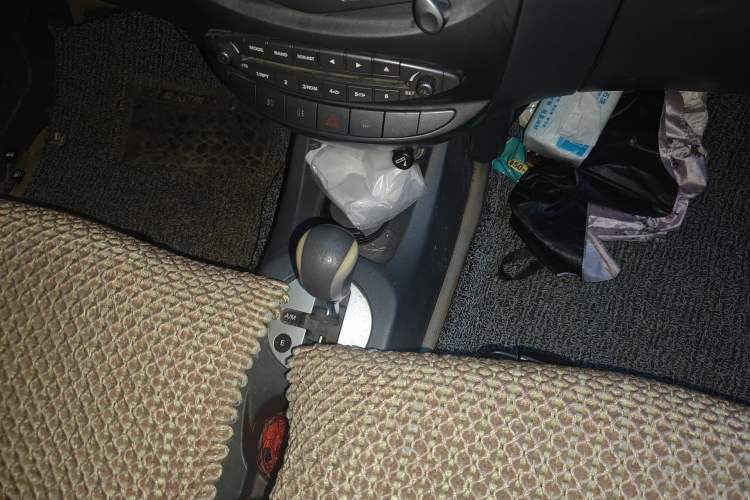 Used Chery X1 2011 1.3L AMT Luxury Model Gear Lever