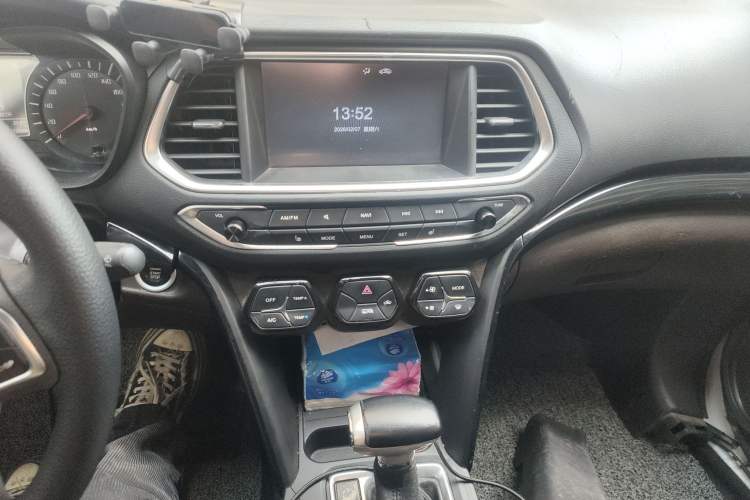 Used GAC Trumpchi GS4 2015 200T G-DCT Luxury Edition Audio And AC Panel