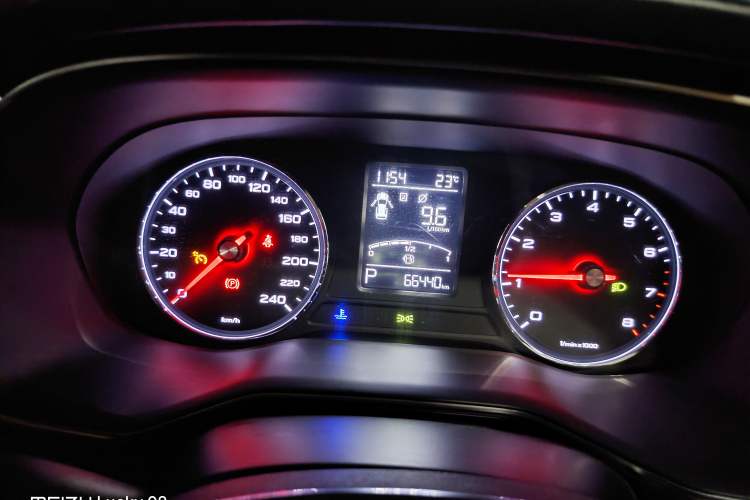 Used Roewe RX8 2019 30T Two-Wheel Drive Supreme Flagship Edition
