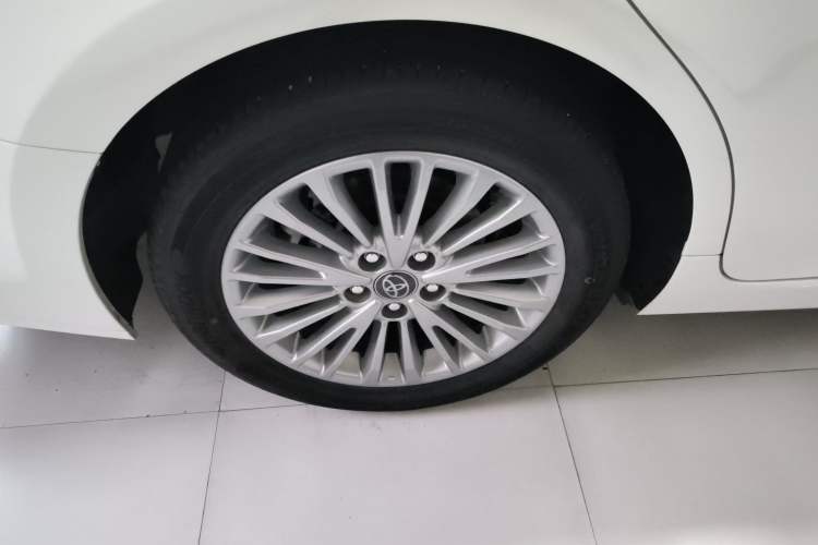 Used Toyota Camry 2024 Dual-Motor 2.0 HGVP Luxury Edition
