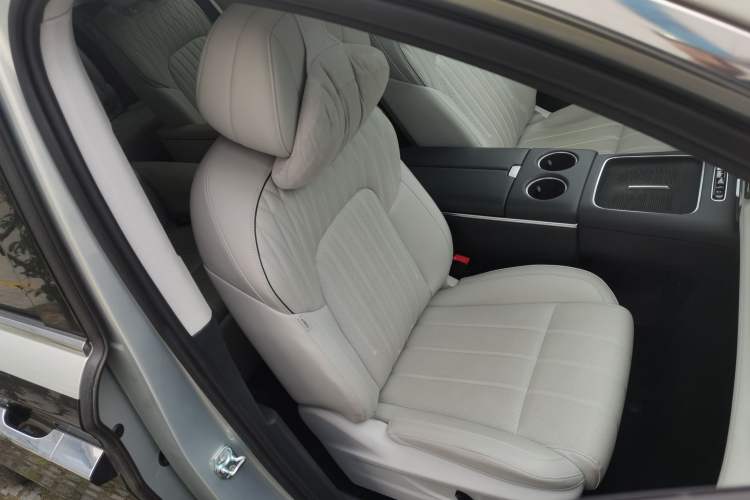 Used VOYAH Dream 2025 PHEV Four-Wheel-Drive Flagship Version – Qiankun Edition
