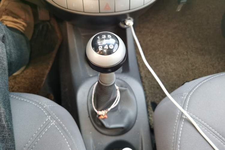 Used Chery X1 2012 1.5L Manual Comfort Edition Gear Lever