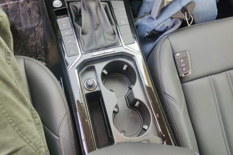 Used Volkswagen Passat New Energy 2025 430 PHEV Hybrid Business Edition Gear Lever