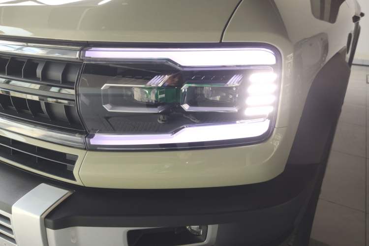 Used Formula Leopard 5 2023 Cloud Ride Flagship Edition